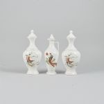 1437 8146 VASES AND COVERS